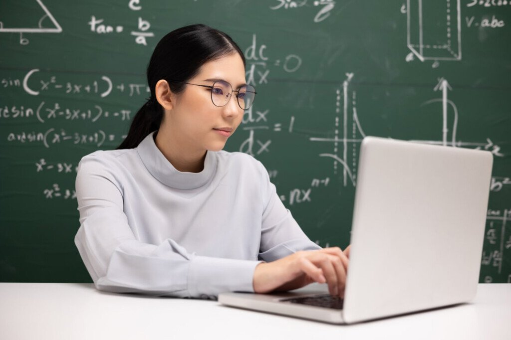 Giáo viên sử dụng hệ sinh thái giáo dục vnEdu quản lý công việc
